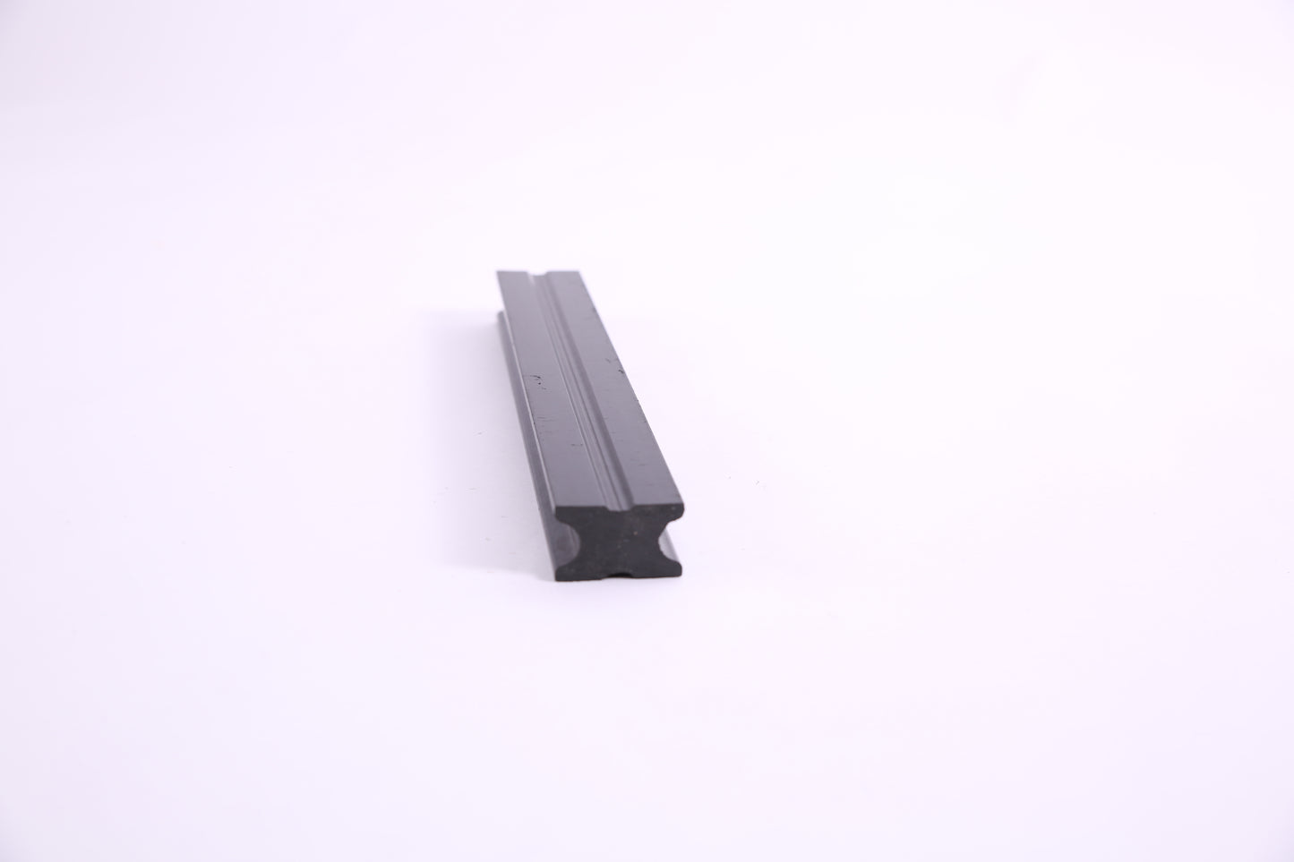 WPC Unterlattung für Terrassendielen - 3,5 Meter lang (2,5 cm x 4 cm)